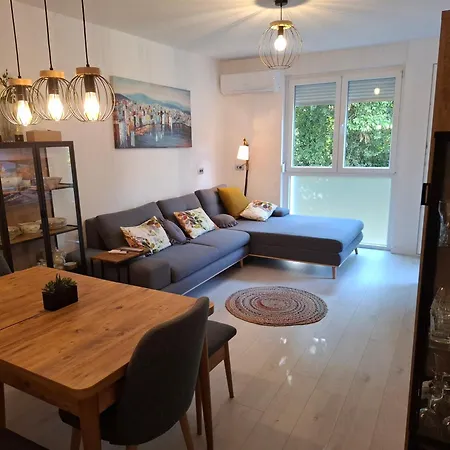 Park Melada 公寓 *